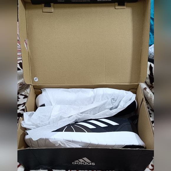 Adidas - Picture 2 of 10